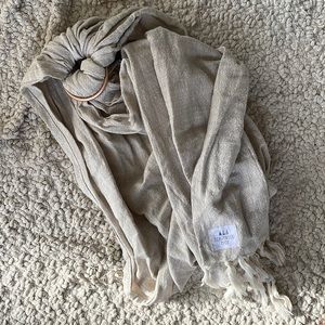 Beachwood baby linen ring sling